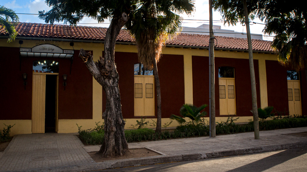 Picture of gallery's main entrance. Gallery arte soy in santiago de cuba, cuba. 2015  © Pedro Rodrigues