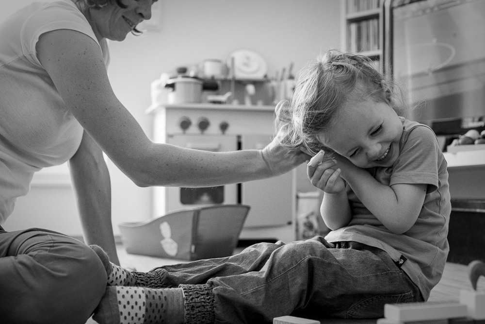 Picture of my little Cousin AnNelie with her mother katrin. Frankfurt, Germany. 2016 © Pedro Rodrigues