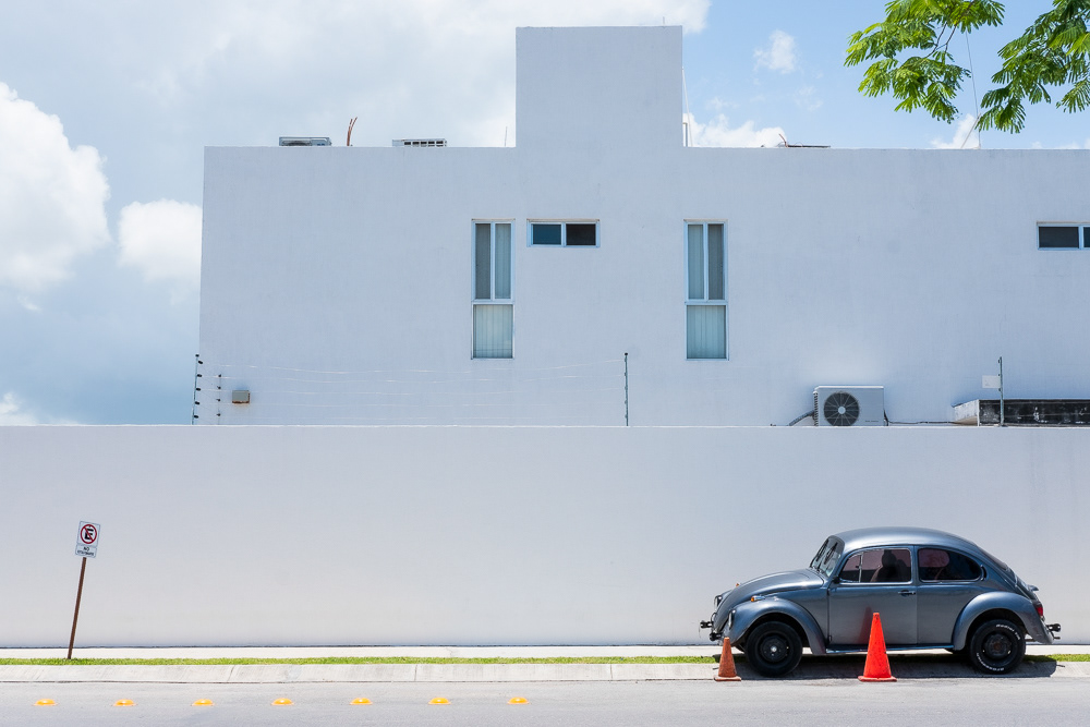 Picture of a car in cancun, mexico. 2018 © Pedro Rodrigues